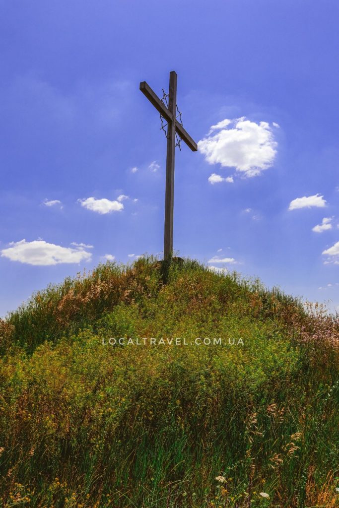 Поклонный крест в память о Покровской церкви